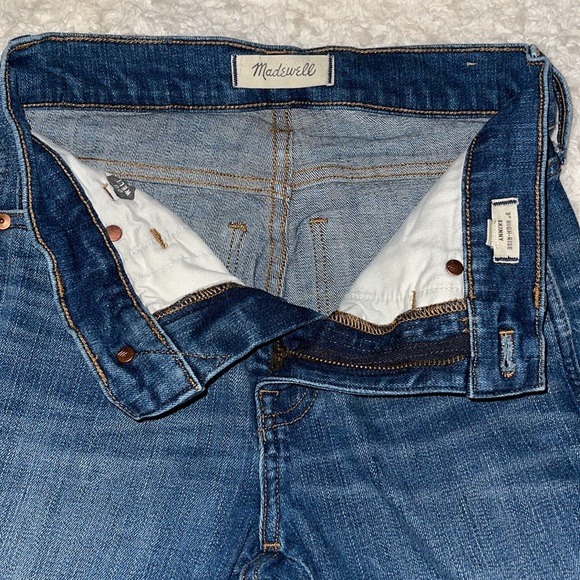 MADEWELL 9" Mid-Rise Skinny Jeans in York Wash Rip and Repair Edition Size 25. - Picture 10 of 16